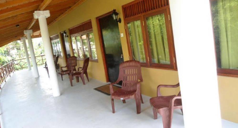 Vista Calm Rest Guesthouse Mirissa Exterior photo